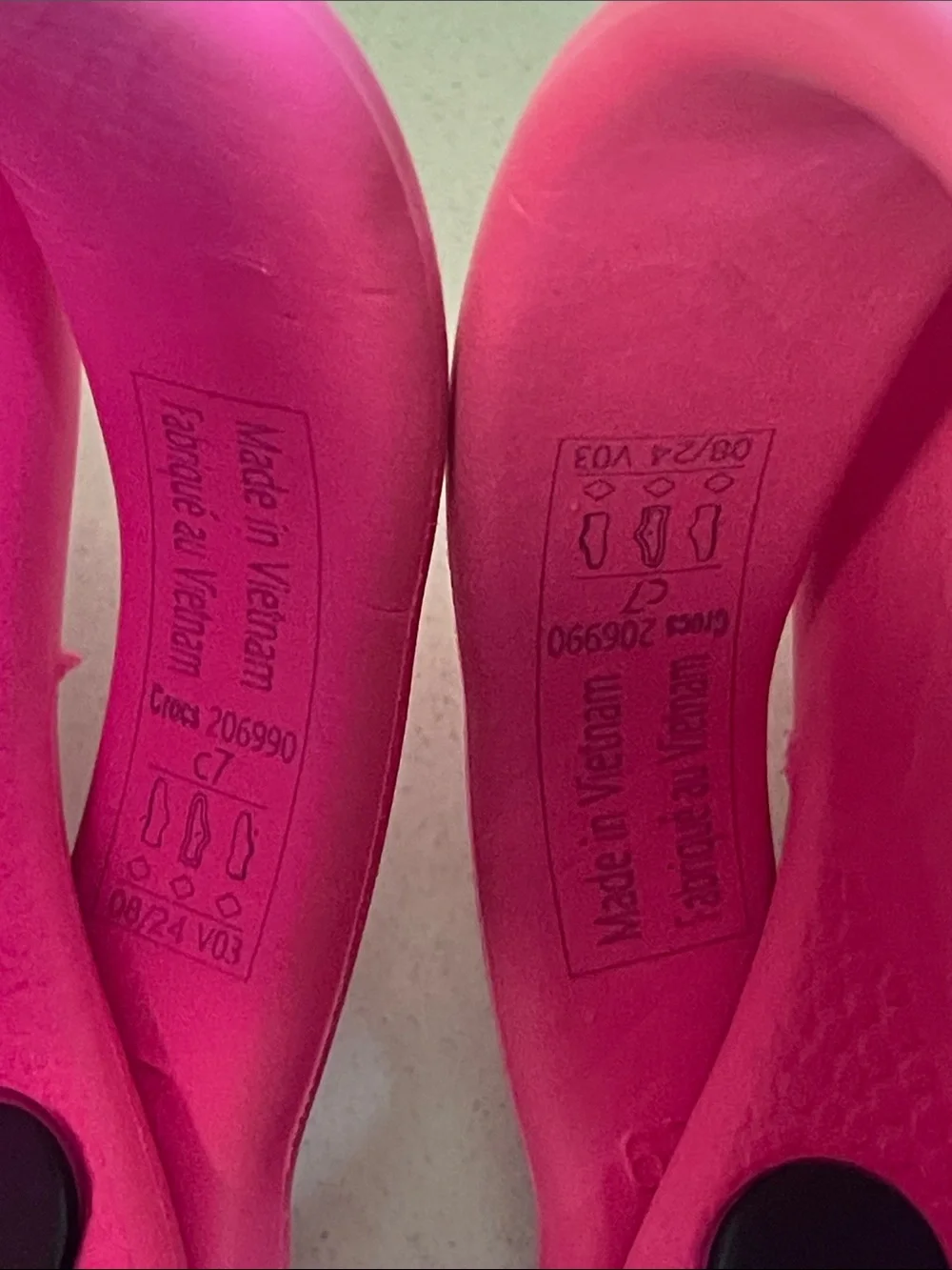 Crocs Classic Clogs Kids Size 7 Pink 206990 Barbie Pink